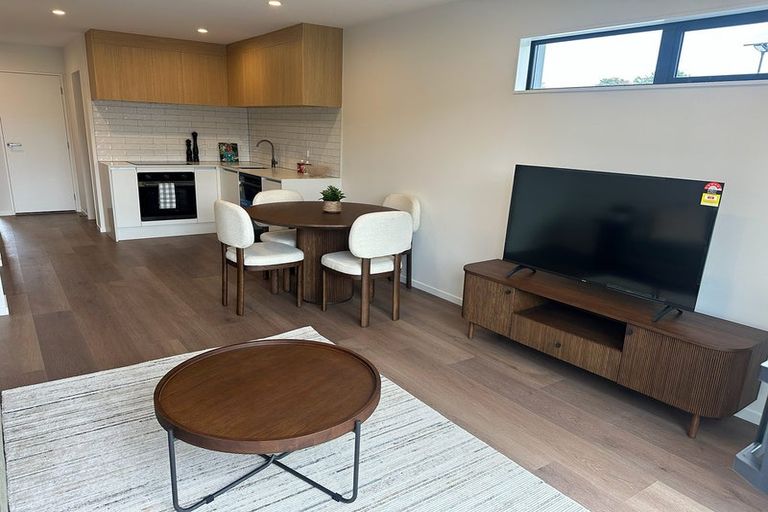 Photo of property in 8/4 Limestone Drive, Hobsonville, 0616