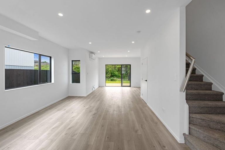 Photo of property in 49b Crestview Rise, Papakura, 2110