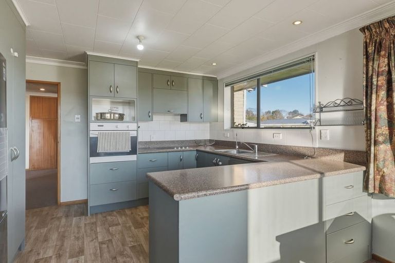Photo of property in 16 Burraness Street, Palmerston, 9430