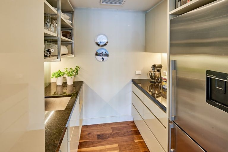 Photo of property in Clyde Quay Wharf, 2b/6 Clyde Quay Wharf, Te Aro, Wellington, 6011