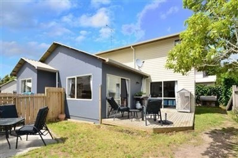 Photo of property in 3/372 Whangaparaoa Road, Stanmore Bay, Whangaparaoa, 0932