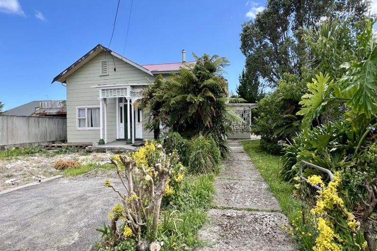 Photo of property in 31 Brougham Street, Westport, 7825