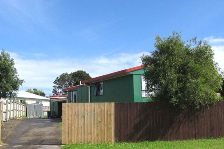 Photo of property in 5 Riserra Drive, Ranui, Auckland, 0612