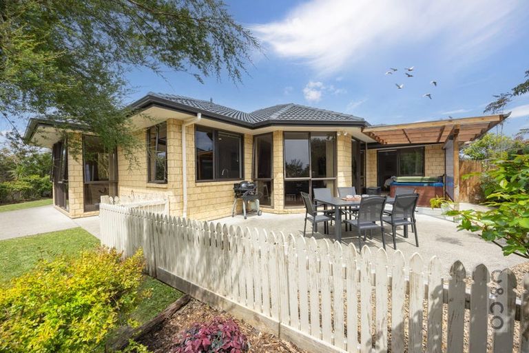 Photo of property in 2 Orchard Lane, Huapai, Kumeu, 0810