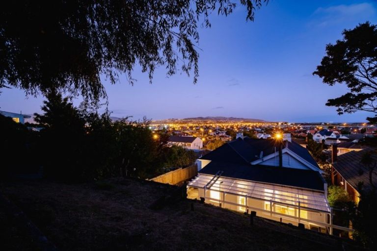 Photo of property in 138 Forbury Road, Saint Clair, Dunedin, 9012