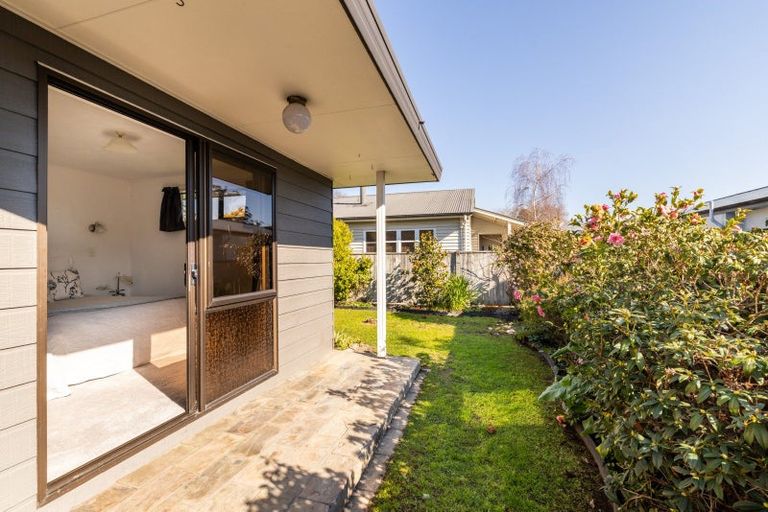 Photo of property in 2/8 Duart Road, Havelock North, 4130