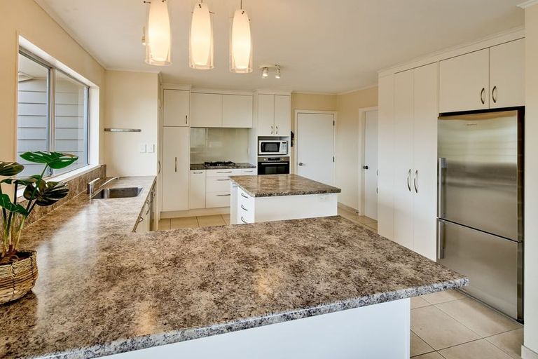 Photo of property in 14 Ardal Grove, Tirohanga, Lower Hutt, 5010