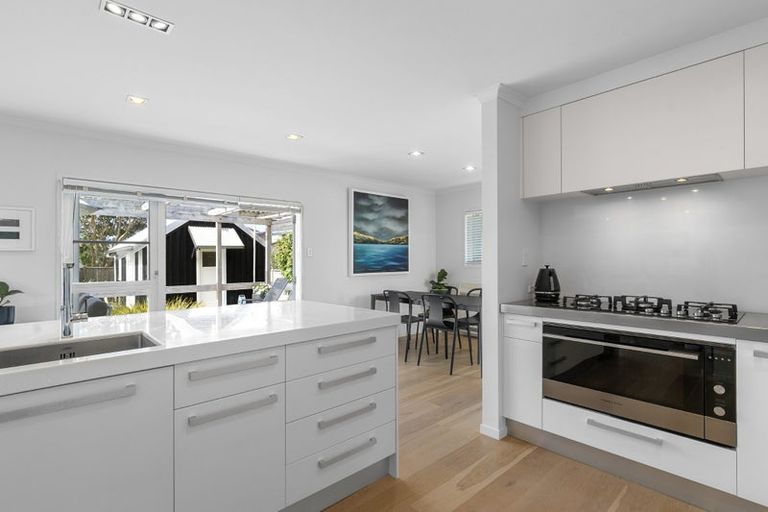 Photo of property in 32 Hinewa Road, Otumoetai, Tauranga, 3110