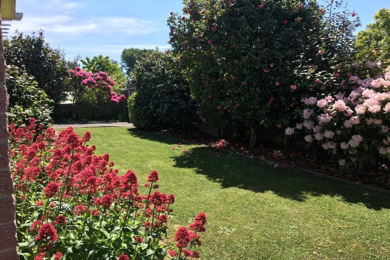 Photo of property in 27 Maidstone Road, Ilam, Christchurch, 8041