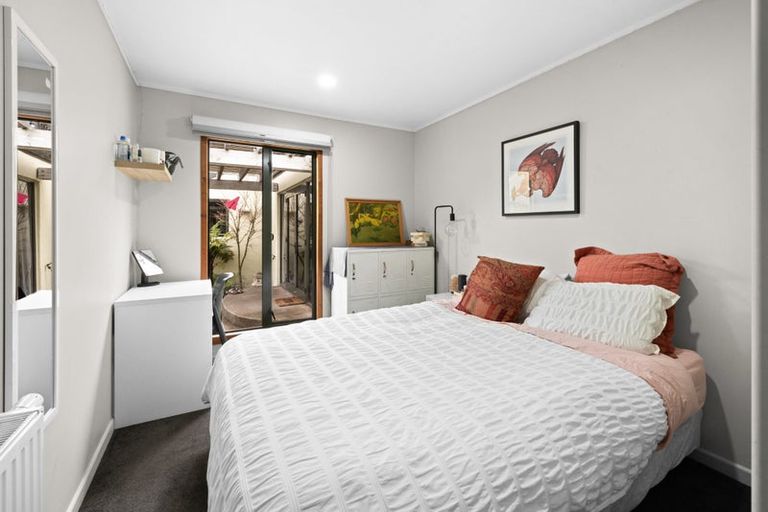 Photo of property in 2 Ritchie Place, Havelock North, 4130