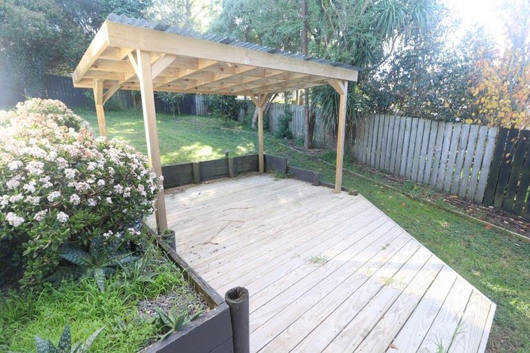 Photo of property in 9 Elizabeth Drive, West Harbour, Auckland, 0618
