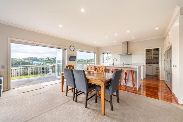 Photo of property in 18 Milford Street, Aotea, Porirua, 5024