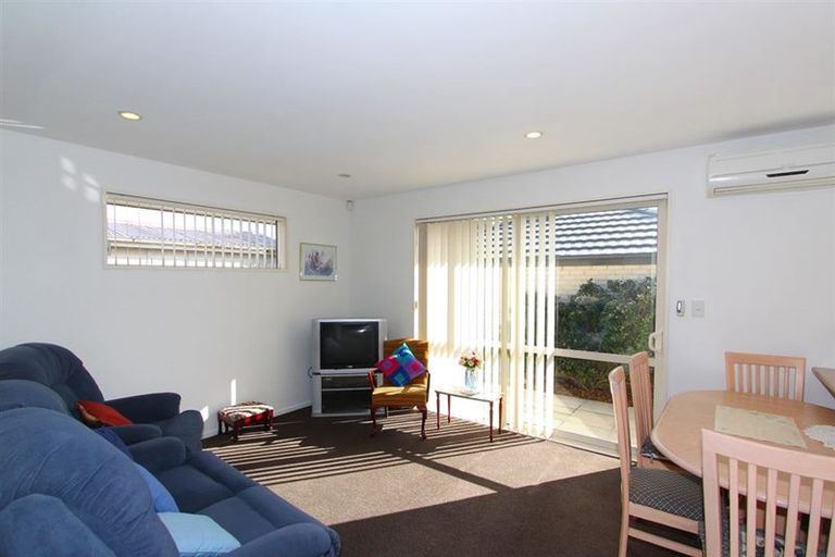 Photo of property in 2/162 Wainoni Road, Avondale, Christchurch, 8061