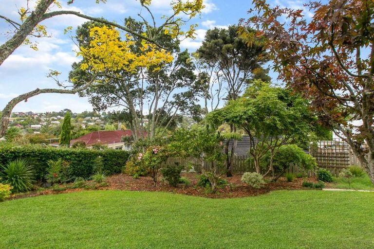 Photo of property in 102 Sartors Avenue, Browns Bay, Auckland, 0630