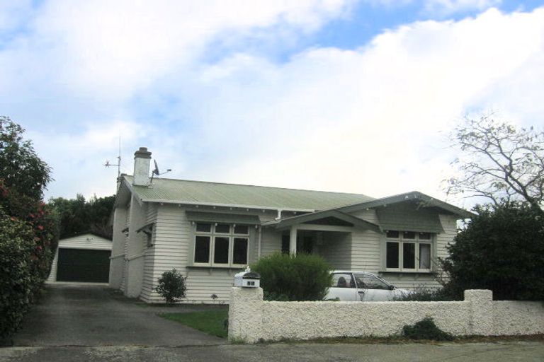 Photo of property in 26 Kingswood Street, Takaro, Palmerston North, 4412