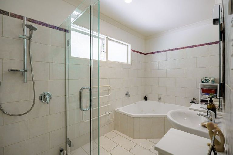 Photo of property in 17a Kopanga Road, Havelock North, 4130