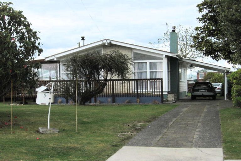 Photo of property in 5 Gifford Place, Utuhina, Rotorua, 3015