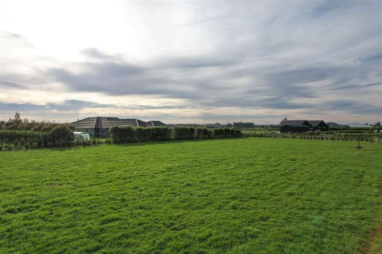 Photo of property in 10 Oriwa Lane, Levin, 5571