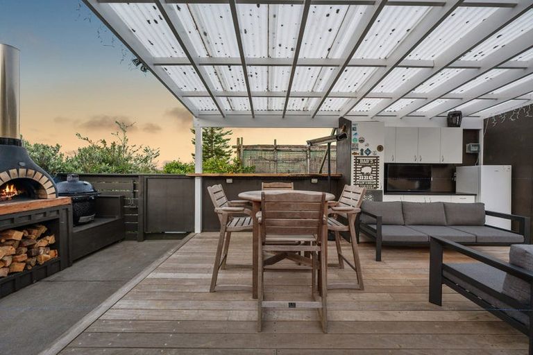 Photo of property in 48 Marlborough Avenue, Glenfield, Auckland, 0629