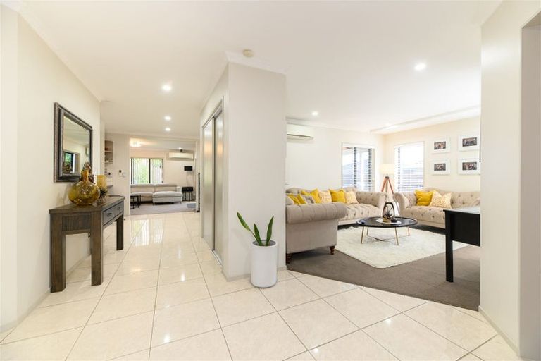 Photo of property in 99a Awaroa Road, Sunnyvale, Auckland, 0612