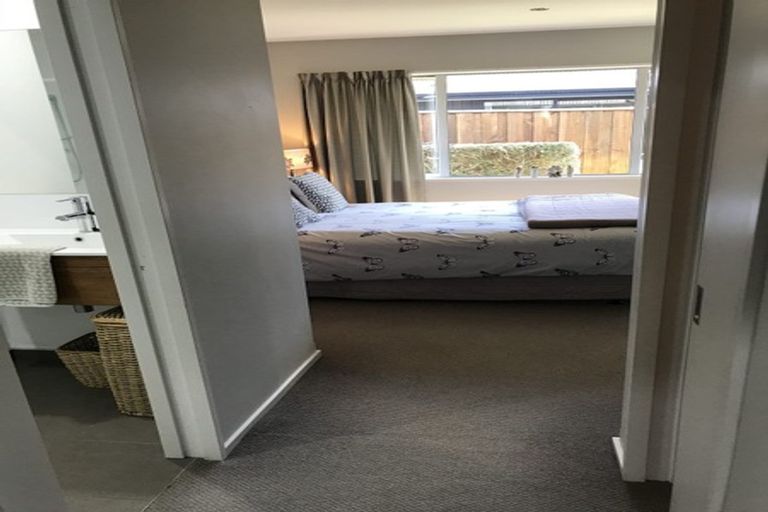 Photo of property in 16 Hakatere Road, Pegasus, 7612