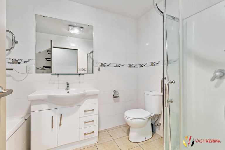 Photo of property in 10a Evans Road, Weymouth, Auckland, 2103