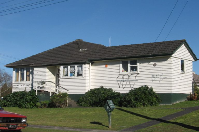 Photo of property in 1 Keats Crescent, Enderley, Hamilton, 3214