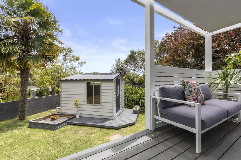 Photo of property in 22 Ashcroft Avenue, Mangere Bridge, Auckland, 2022