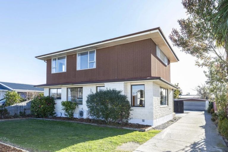 Photo of property in 11 Eglinton Street, Avondale, Christchurch, 8061