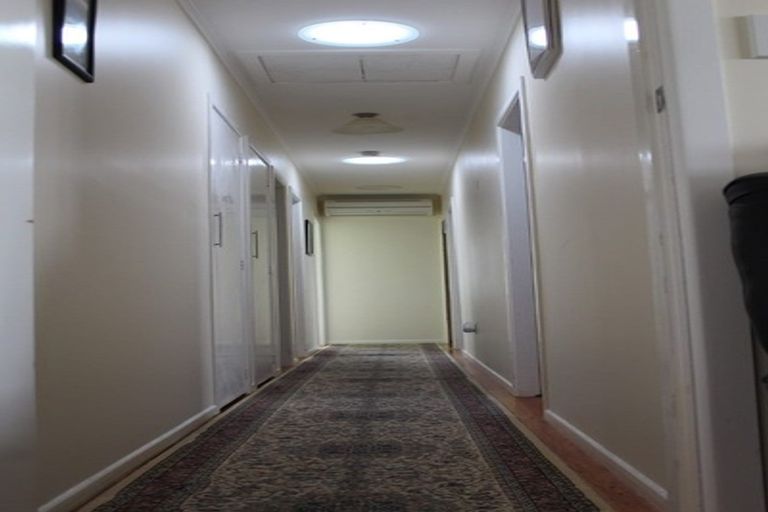 Photo of property in 6 Warren Street, Paparangi, Wellington, 6037