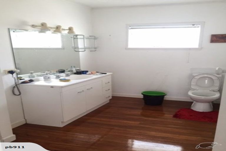Photo of property in 64 Mayfair Crescent, Mairangi Bay, Auckland, 0630