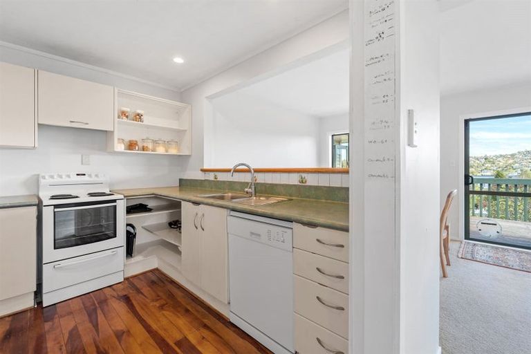 Photo of property in 528 Beach Road, Murrays Bay, Auckland, 0630