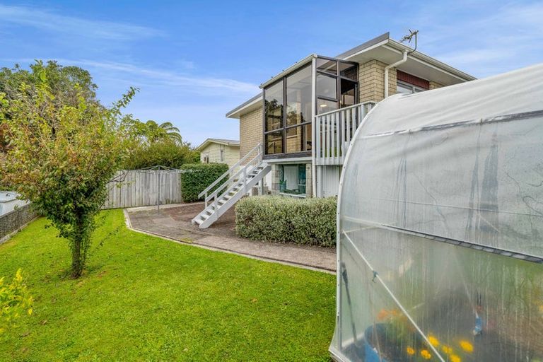Photo of property in 15b Mayfair Place, Westown, New Plymouth, 4310