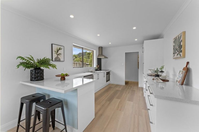 Photo of property in 11 Amber Grove, Birchville, Upper Hutt, 5018