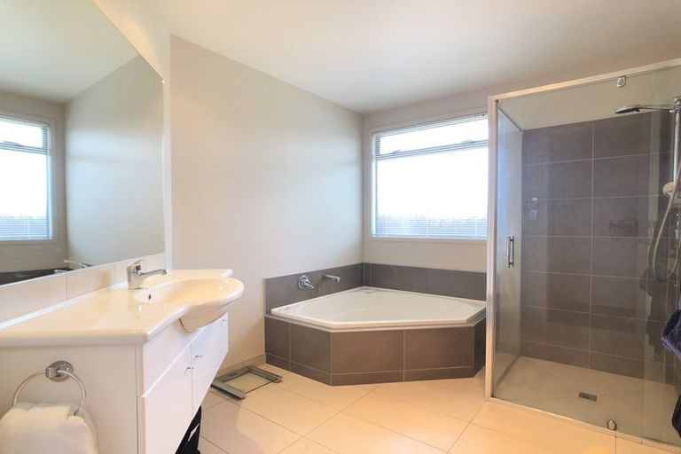 Photo of property in 4 Pania Place, Poraiti, Napier, 4112