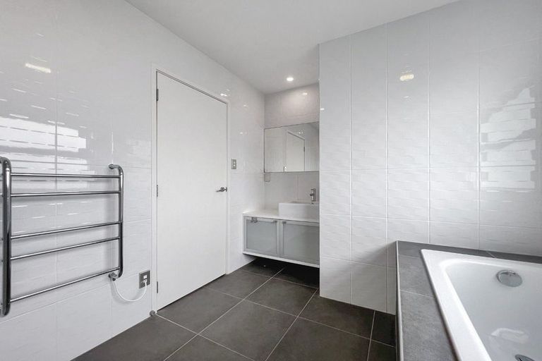 Photo of property in 1 Powercourt Drive, Flat Bush, Auckland, 2019