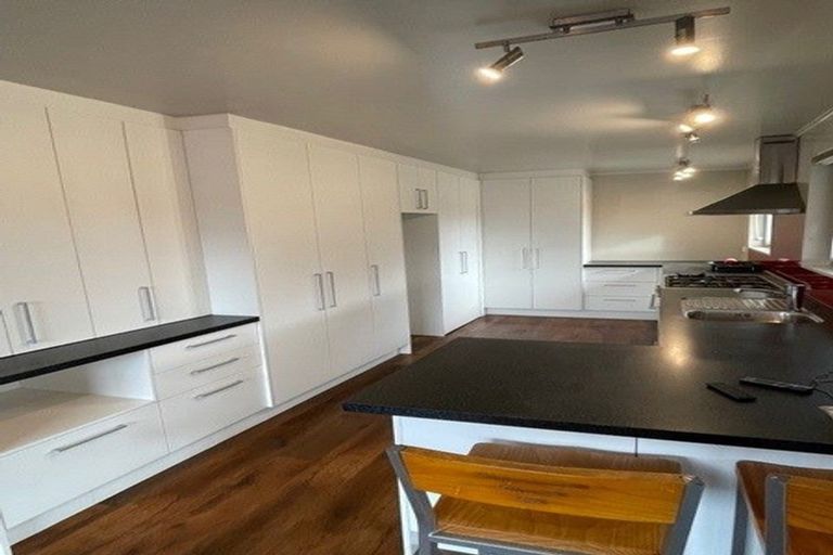 Photo of property in 5 Valecrest Avenue, Parklands, Christchurch, 8083