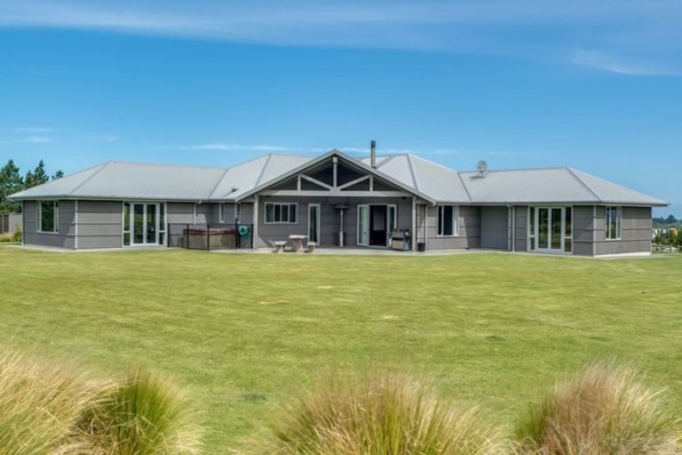 Photo of property in 61 Loburn Whiterock Road, Loburn, Rangiora, 7472