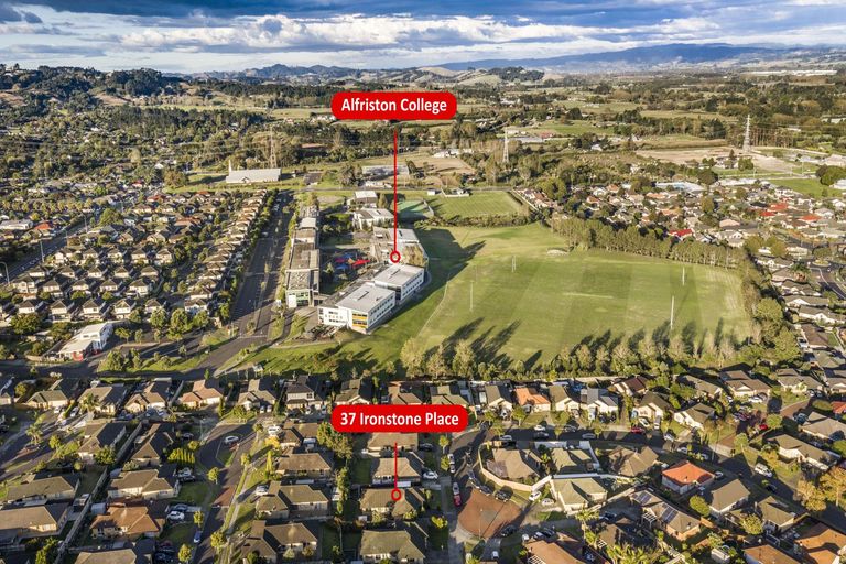 Photo of property in 37 Ironstone Place, Randwick Park, Auckland, 2105