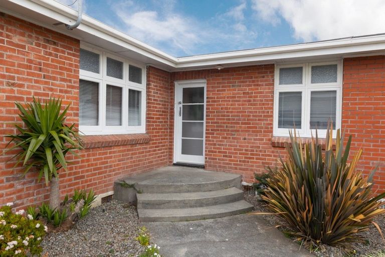 Photo of property in 16 Aberdeen Avenue, Takaro, Palmerston North, 4412