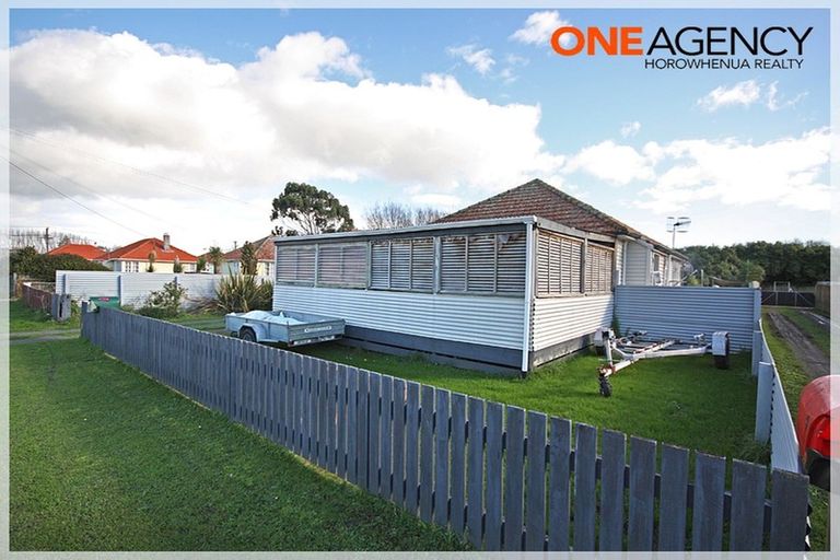 Photo of property in 7 Huntly Street, Foxton, 4814