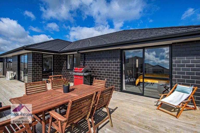 Photo of property in 16 Maui Place, Te Kamo, Whangarei, 0112