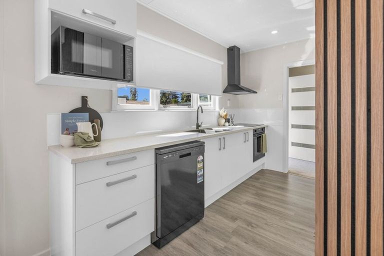 Photo of property in 2 Werrina Crescent, Mangakakahi, Rotorua, 3015