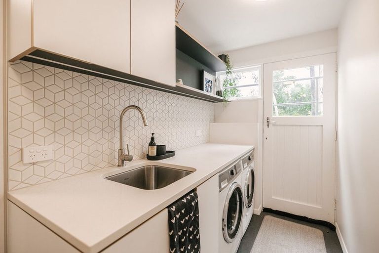 Photo of property in 24 Heatley Avenue, Hokowhitu, Palmerston North, 4410