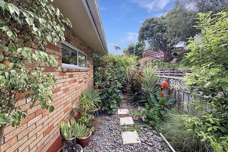 Photo of property in 2 Saint Leonard Street, Saint Johns Hill, Whanganui, 4501