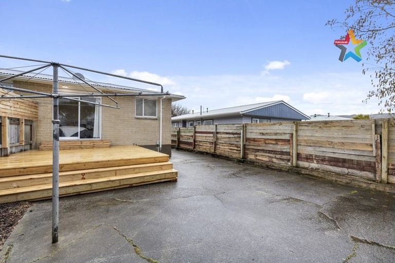 Photo of property in 15a Pencarrow Crescent, Wainuiomata, Lower Hutt, 5014