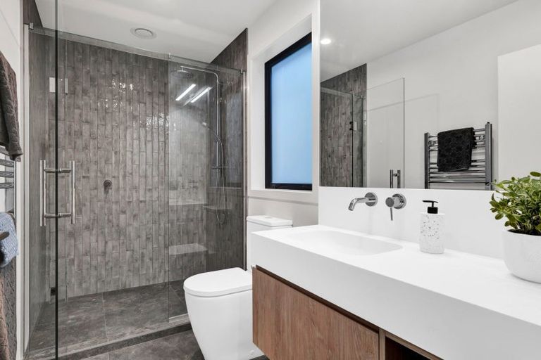 Photo of property in 7c Strandon Place, Strandon, New Plymouth, 4312