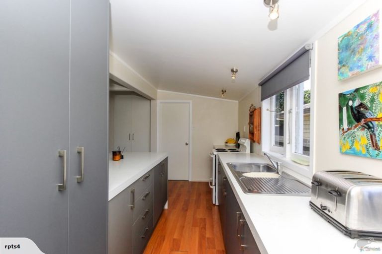 Photo of property in 39 Mouatt Street, Waitara, 4320