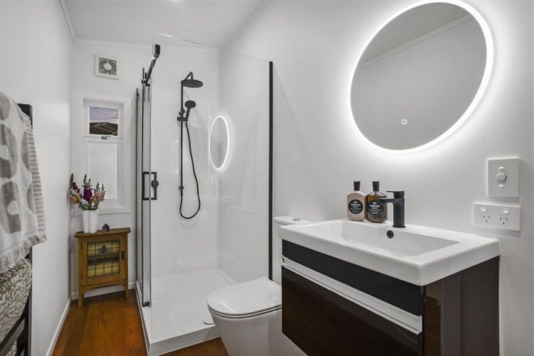 Photo of property in 1/126 Rangatira Road, Beach Haven, Auckland, 0626