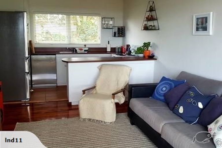 Photo of property in 5/77 Old Lake Road, Narrow Neck, Auckland, 0624